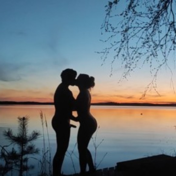 Profile picture of N and E