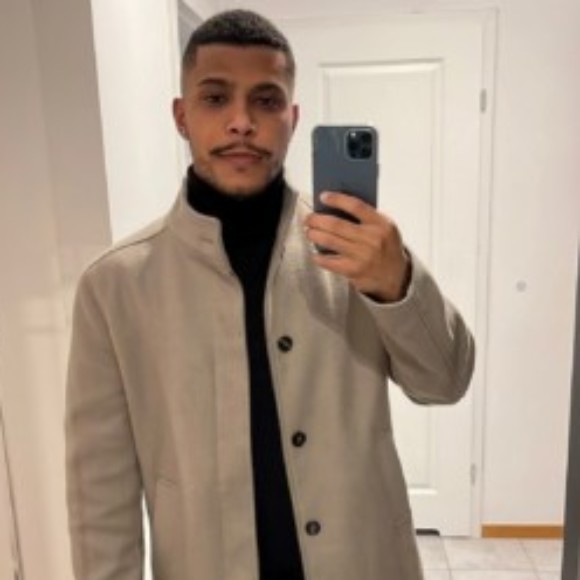 Profile picture of Raphael Gudjia